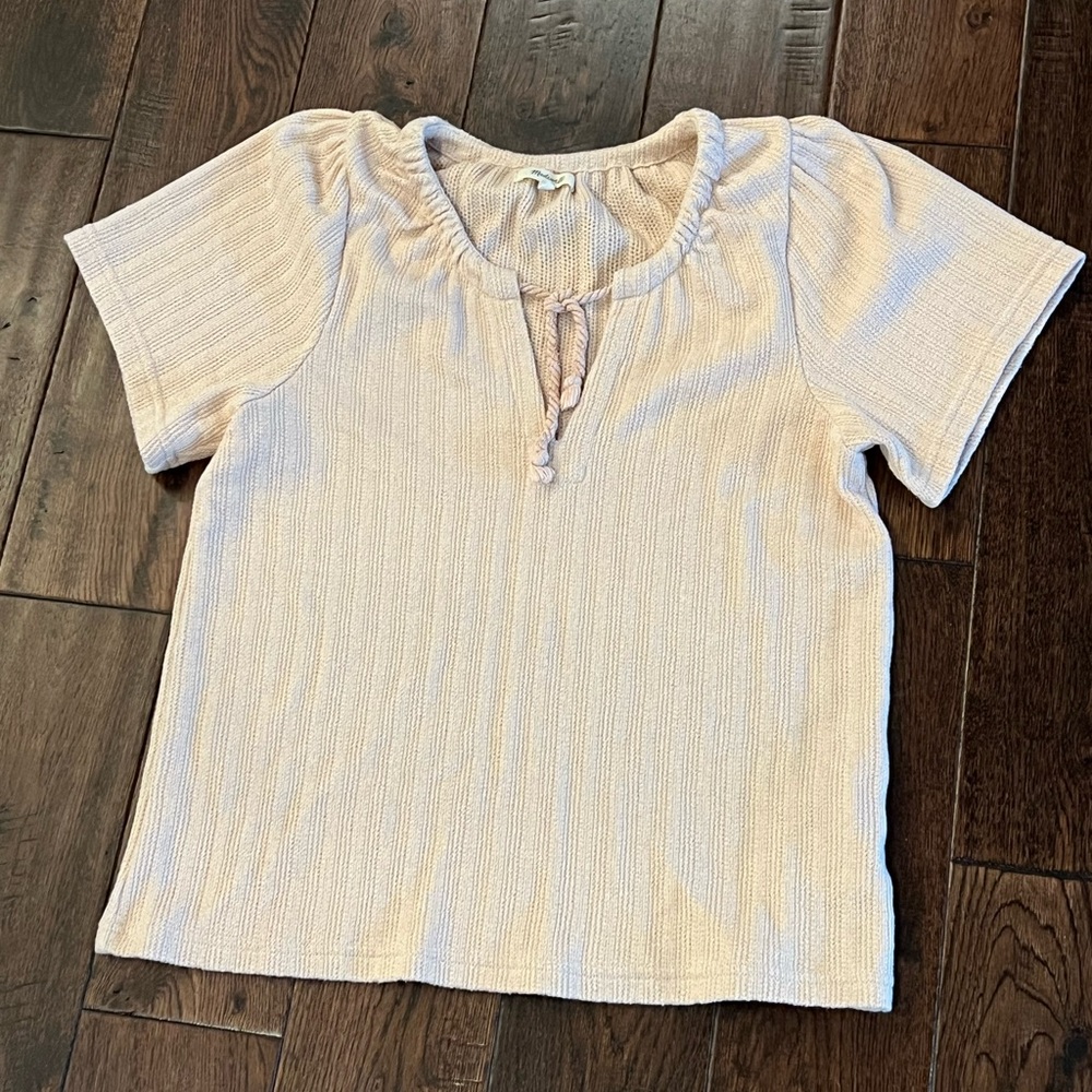 Madewell Top. Color is pale pink. Size XS.
